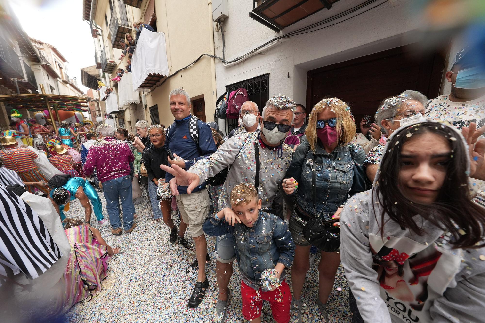 Búscate en el desfile de carrozas y disfraces de l'Anunci de Morella