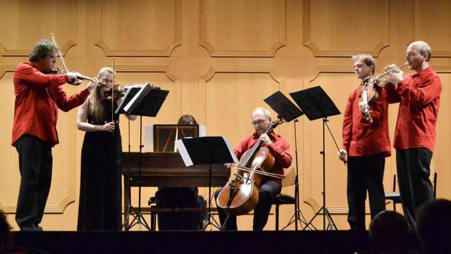 El Verner Collegium, durante el concierto que ofreció ayer en la Sociedad Filarmónica de Oviedo.