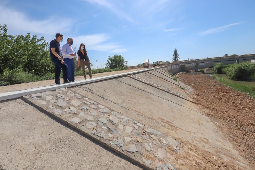 Visita de los comisionados del Plan Vega Renhace a