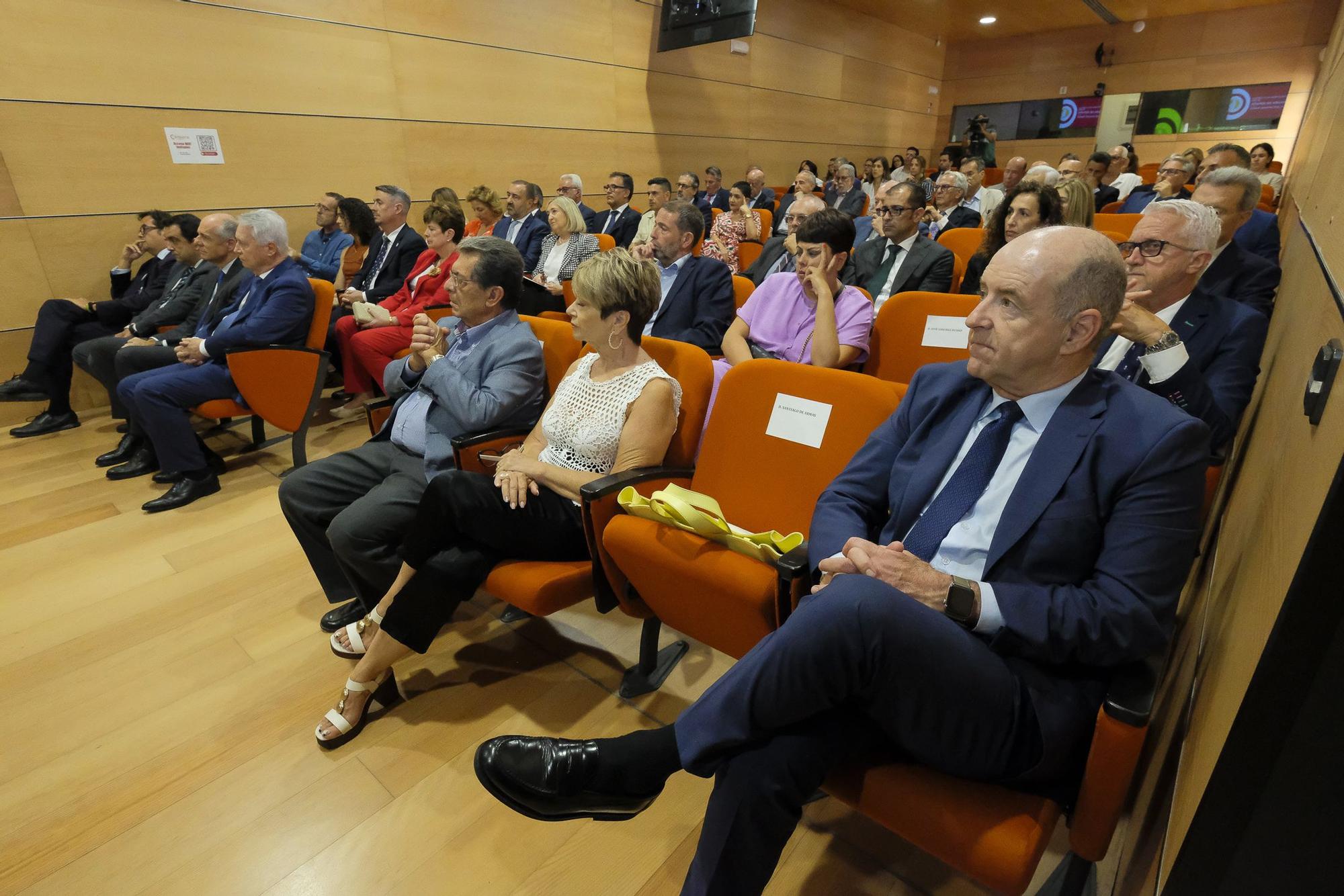 José Sánchez Tinoco recibe la Medalla de Oro de la Orden Cameral de España por su gestión