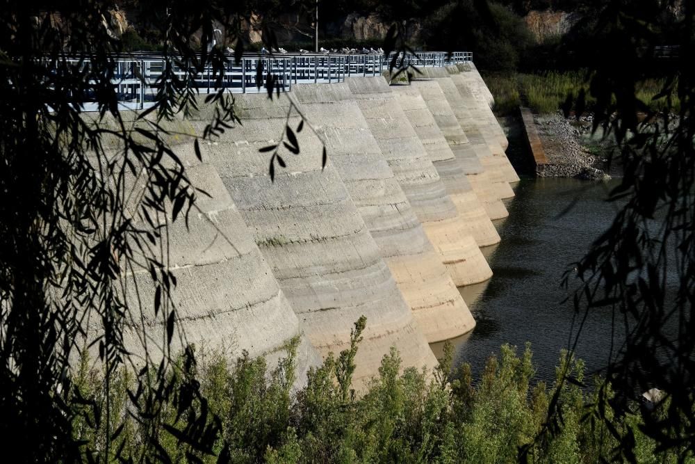 El embalse de Meicende, a un nivel muy bajo