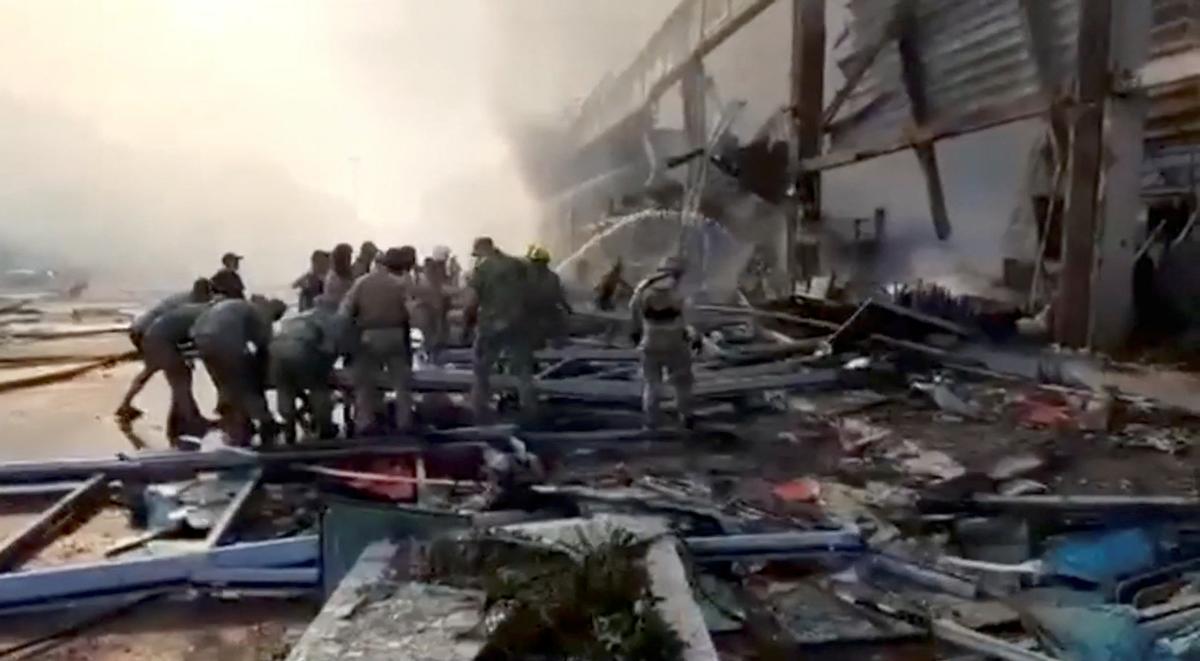 Un míssil impacta contra un centre comercial a Ucraïna.