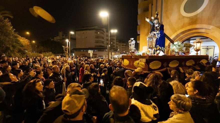 El Jesús del Gran Poder sube a costal a la Catedral