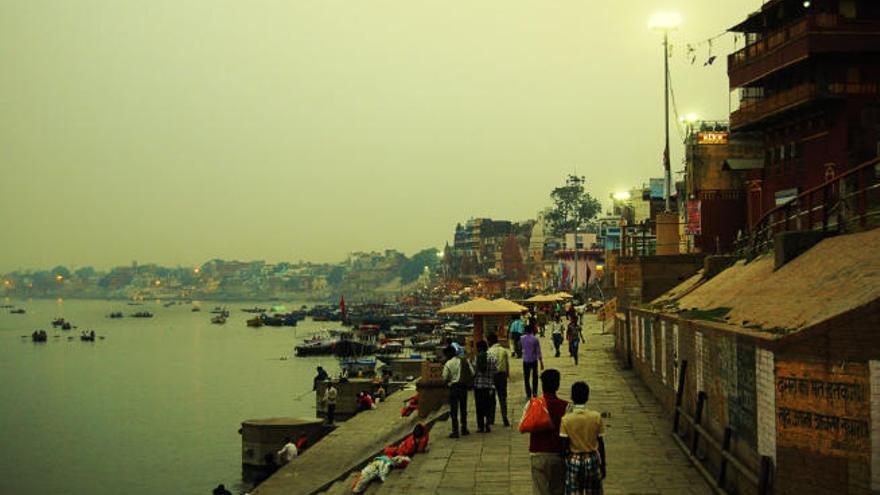 Paseo a las orillas del Ganges.