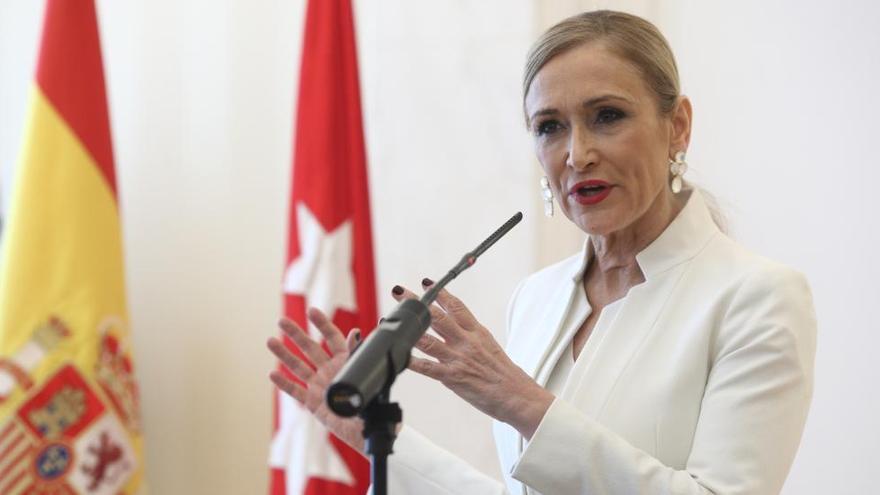 Citen com a investigades pel màster de Cifuentes una professora i una funcionària