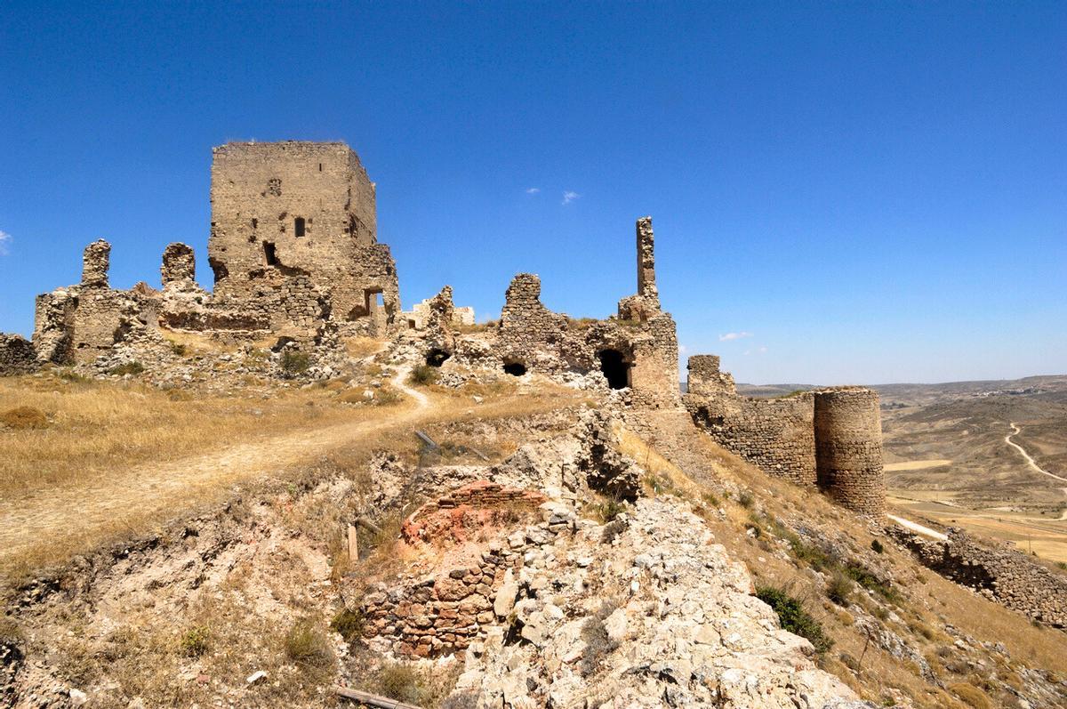 El pueblo medieval con siete iglesias que servía de peaje