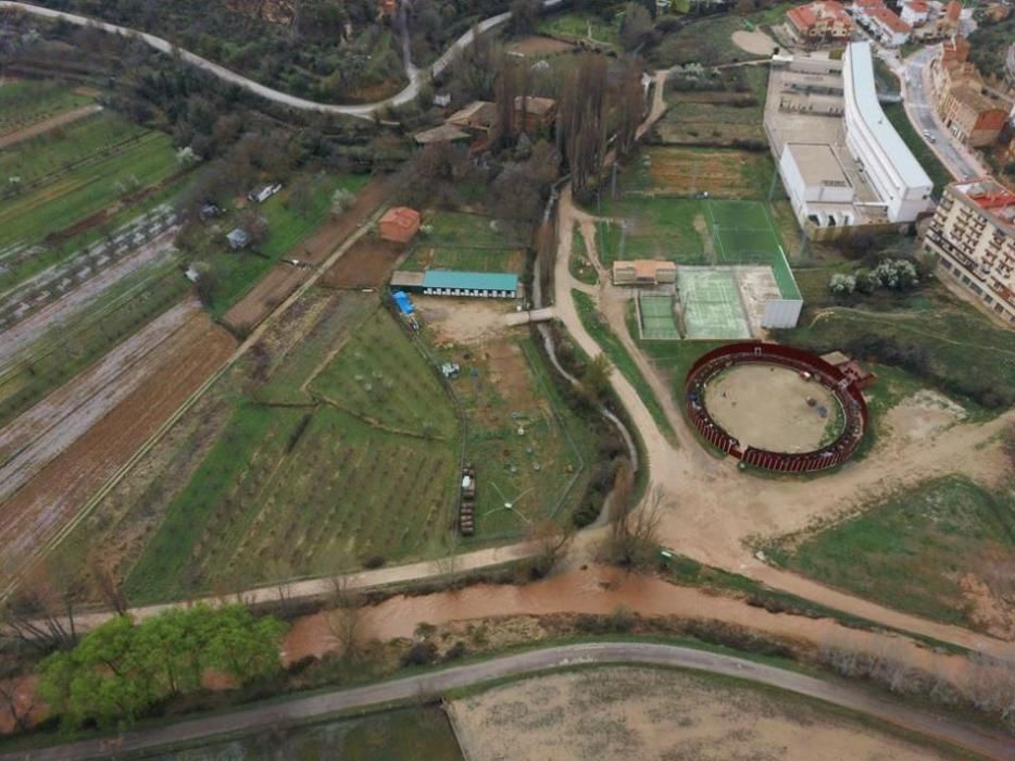 El río Túria se desborda a su paso por Ademuz