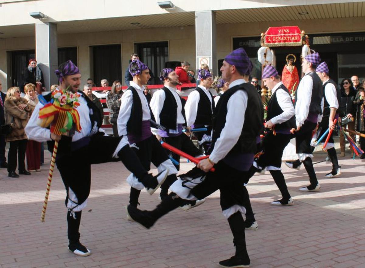 El 2o de enero se interpretó el  dance local en la plaza.  | SERVICIO ESPECIAL