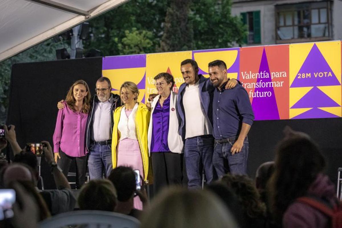 Yolanda Díaz con los integrantes de Podemos Balears. | B.RAMON
