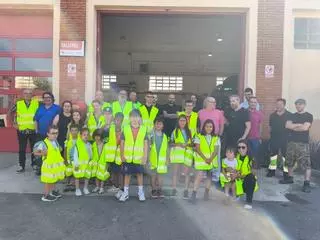 Gala y Adela, del Centro Sonrisas de Cáceres: "Lo más chulo ha sido montar en los coches de los diputados"