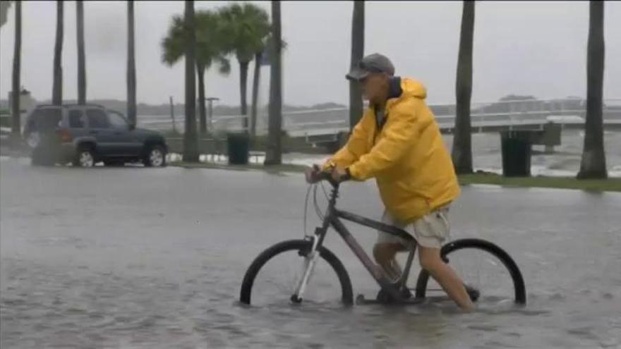 Florida decreta el estado de emergencia por la tormenta Colin