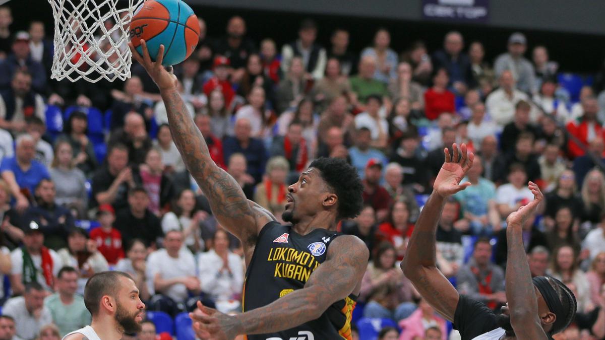 Patrick Miller sentenció al Zenit en la prórroga