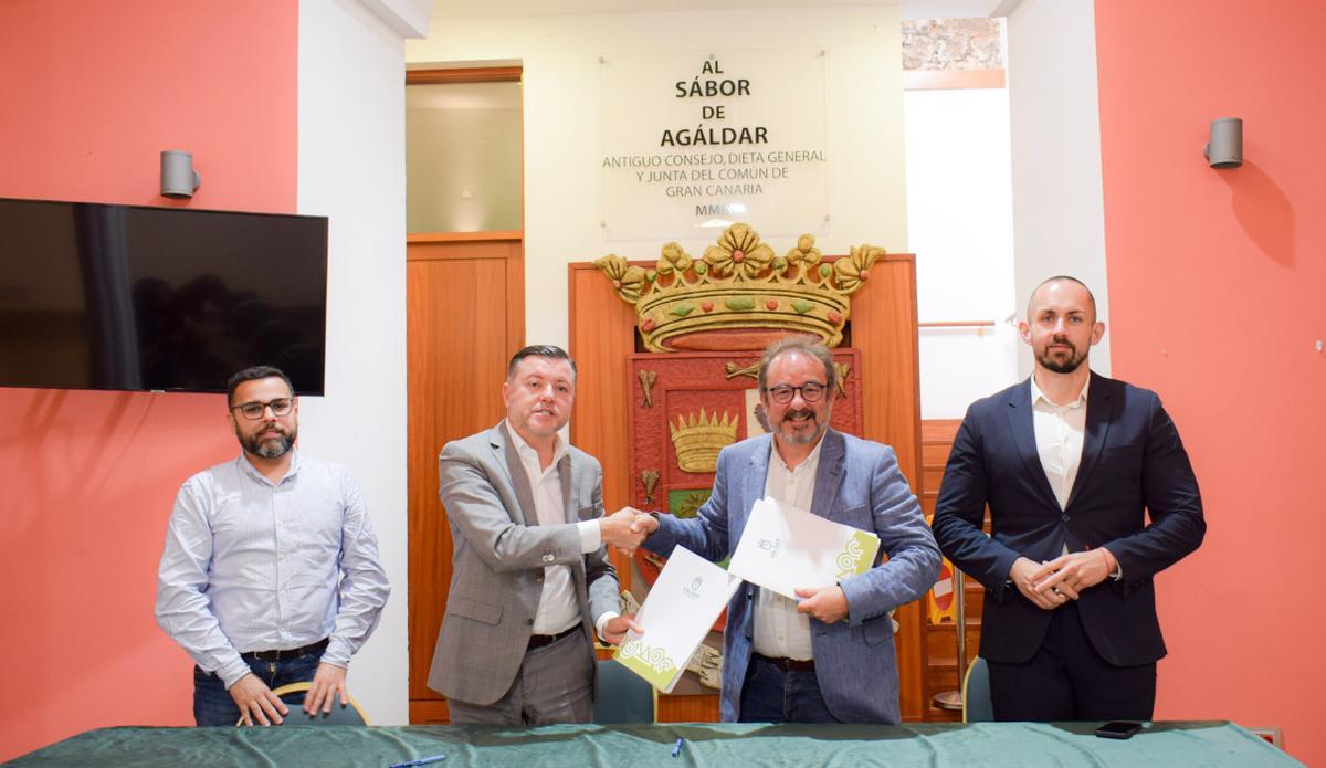 Firma del convenio en Gáldar.