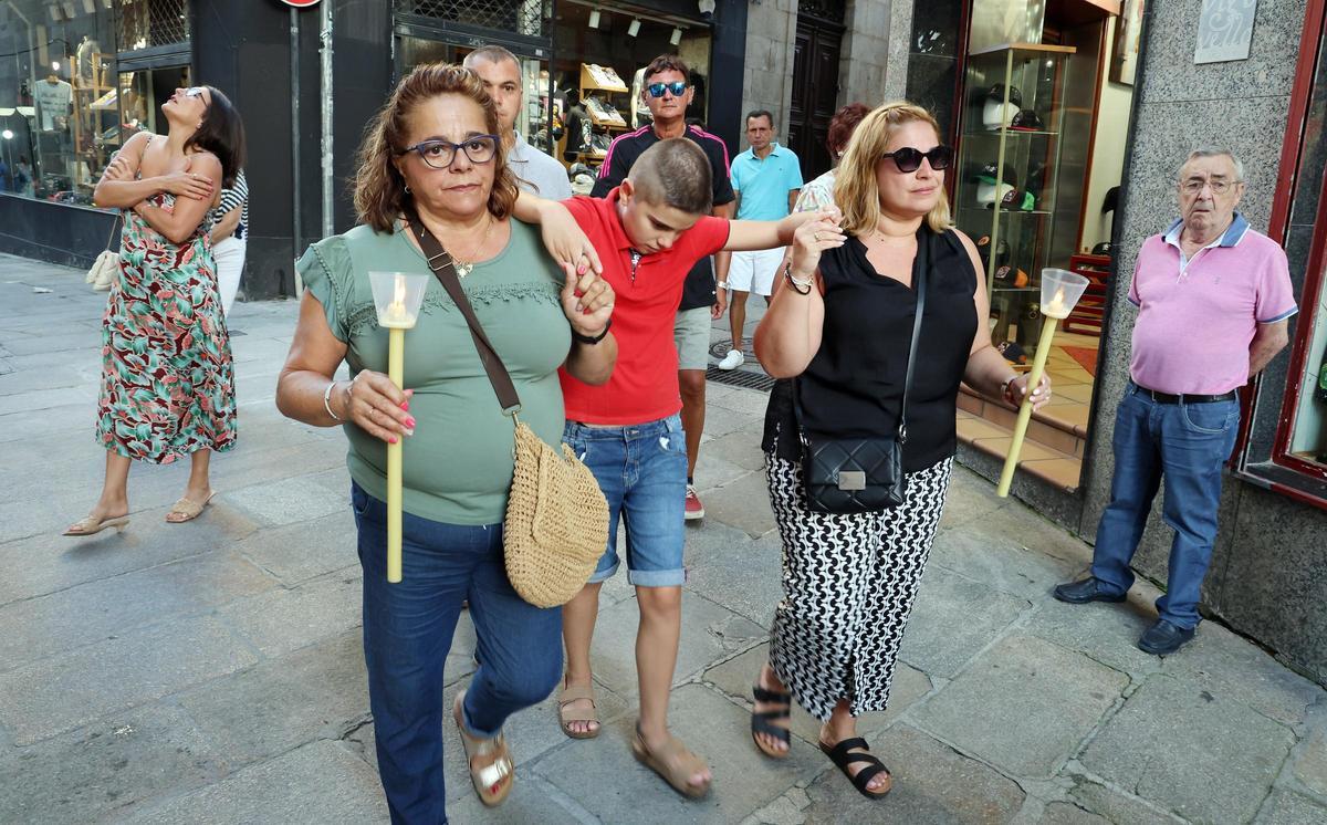 Los vigueses reciben al Cristo de la Victoria