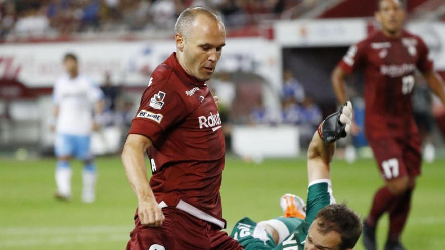 Iniesta marca su primer gol con el Vissel Kobe.