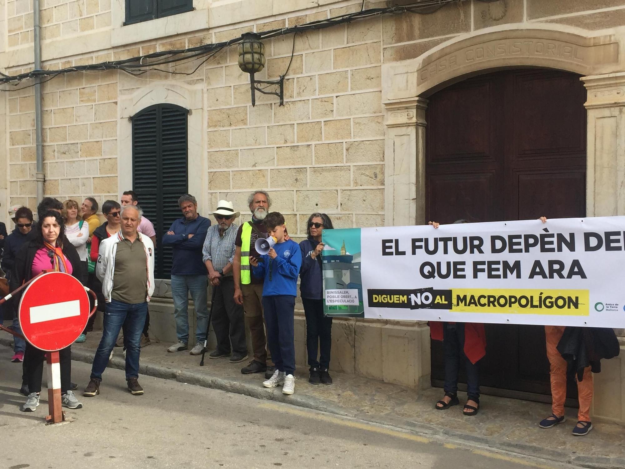 FOTOS | La manifestación contra el polígono de Binissalem, en imágenes