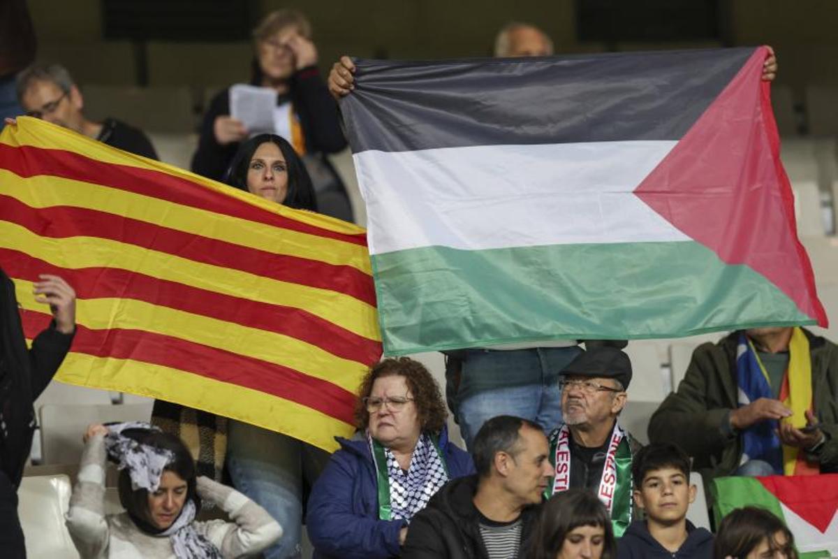 Partido entre Catalunya-Palestina en el Estadi Olímpic de Lluís Companys