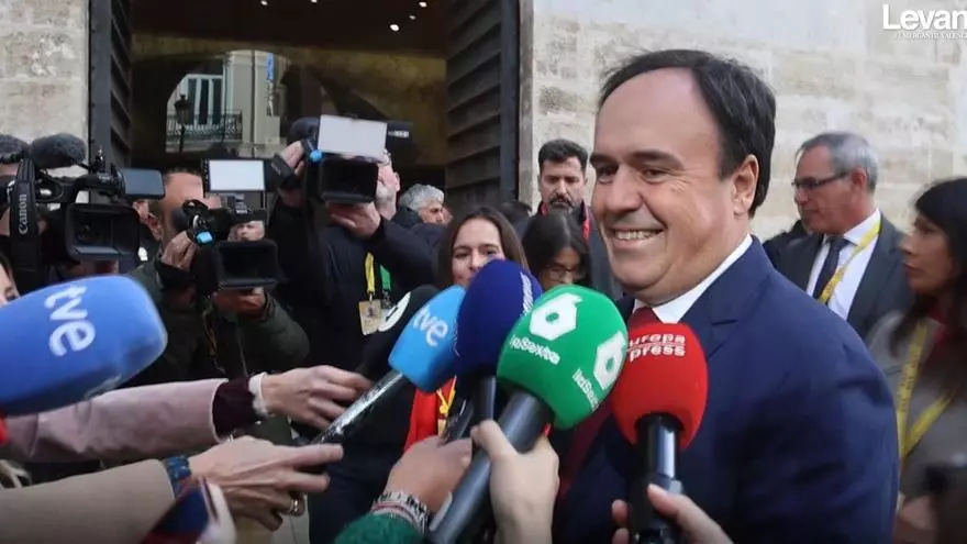 Llorca llega a su investidura "con ganas de trabajar"