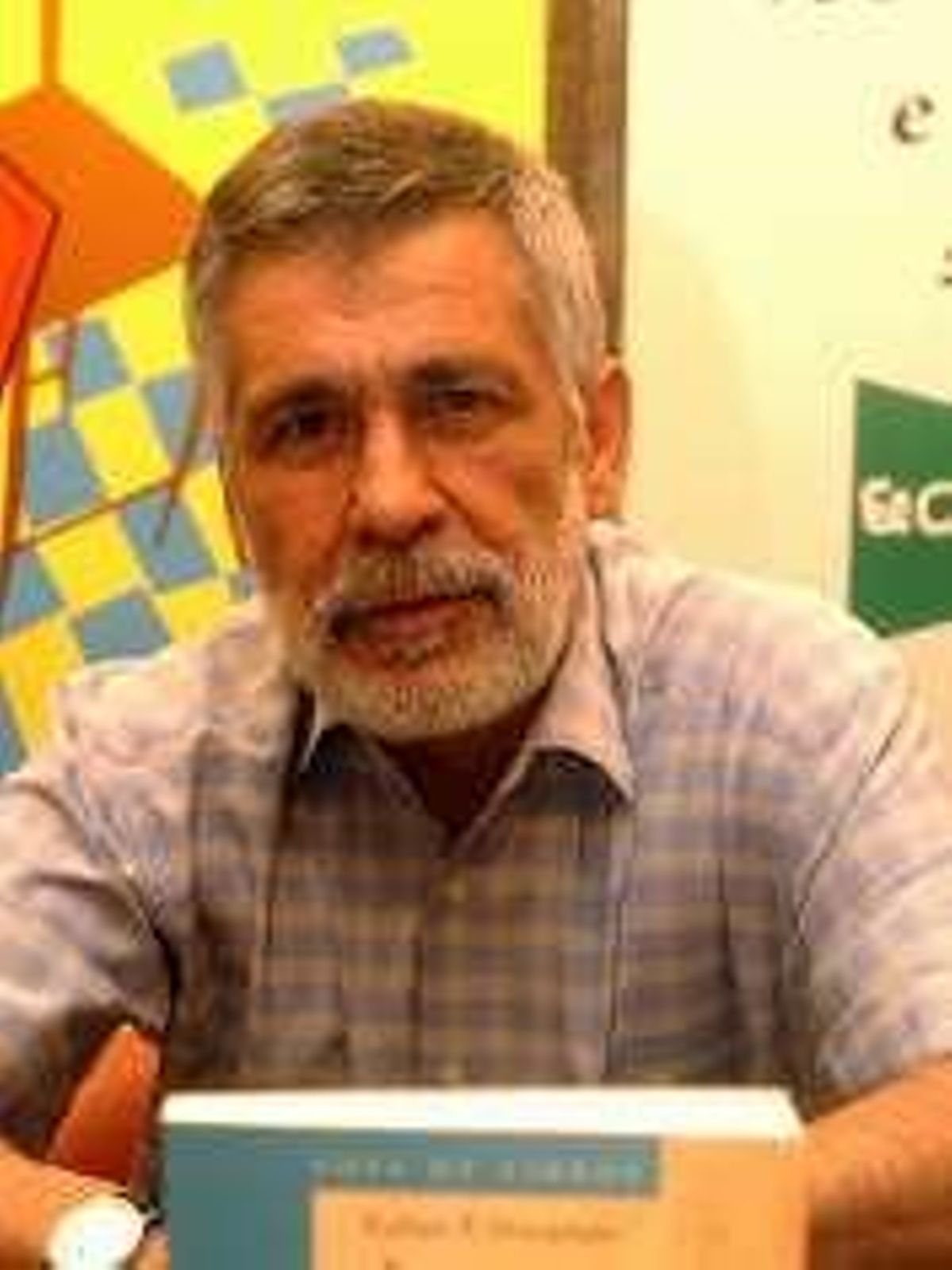 "Su Olvidado Rey Gudú es resplandeciente"