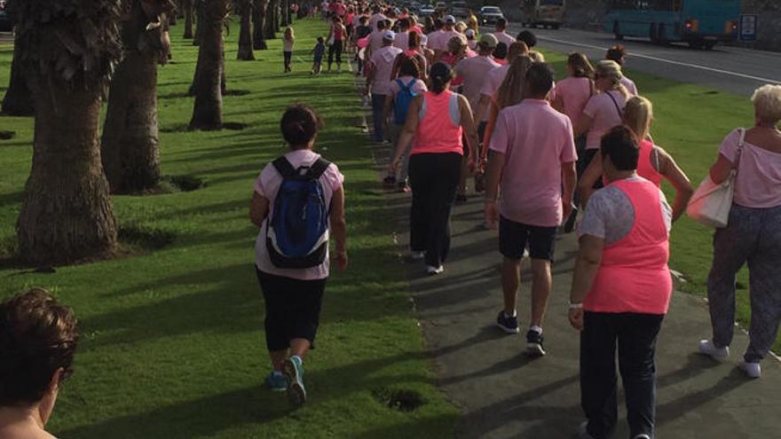 Cerca de 700 personas participan en el sur de la Isla en la &#039;II Caminata por la Vida&#039;