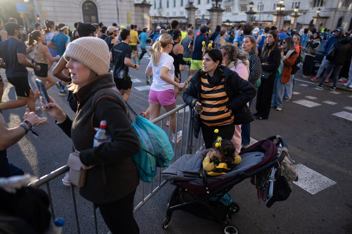 Varios de los espectadores y participantes acudieron disfrazados a la cita.