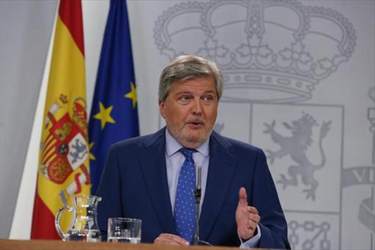 El ministro y portavoz del Gobierno, Íñigo Méndez de Vigo, en la rueda de prensa posterior al Consejo de Ministros.