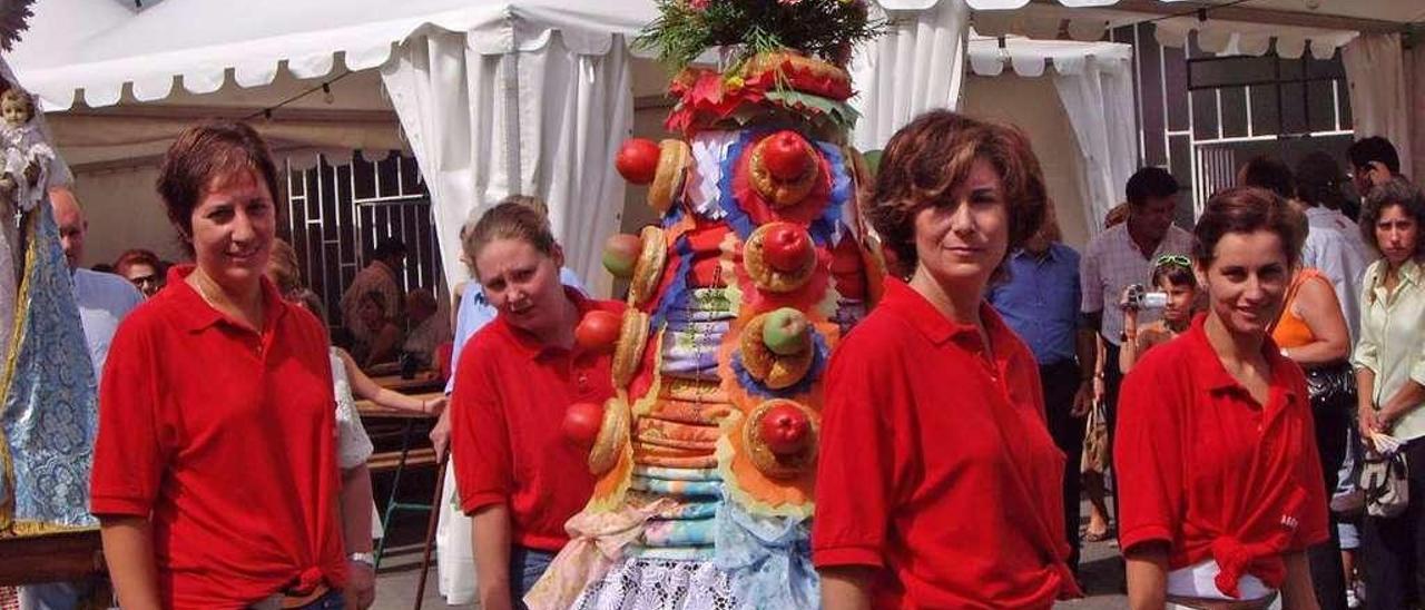 Portadoras del ramo de Muñó, con telas.