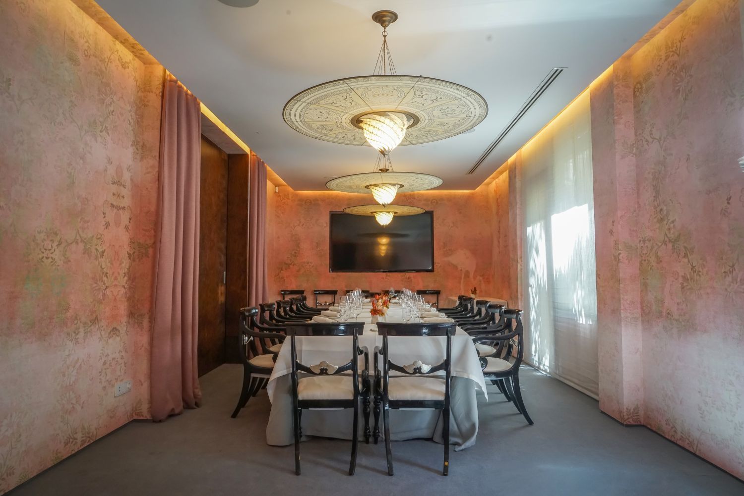 Uno de los salones del restaurante Zalacaín