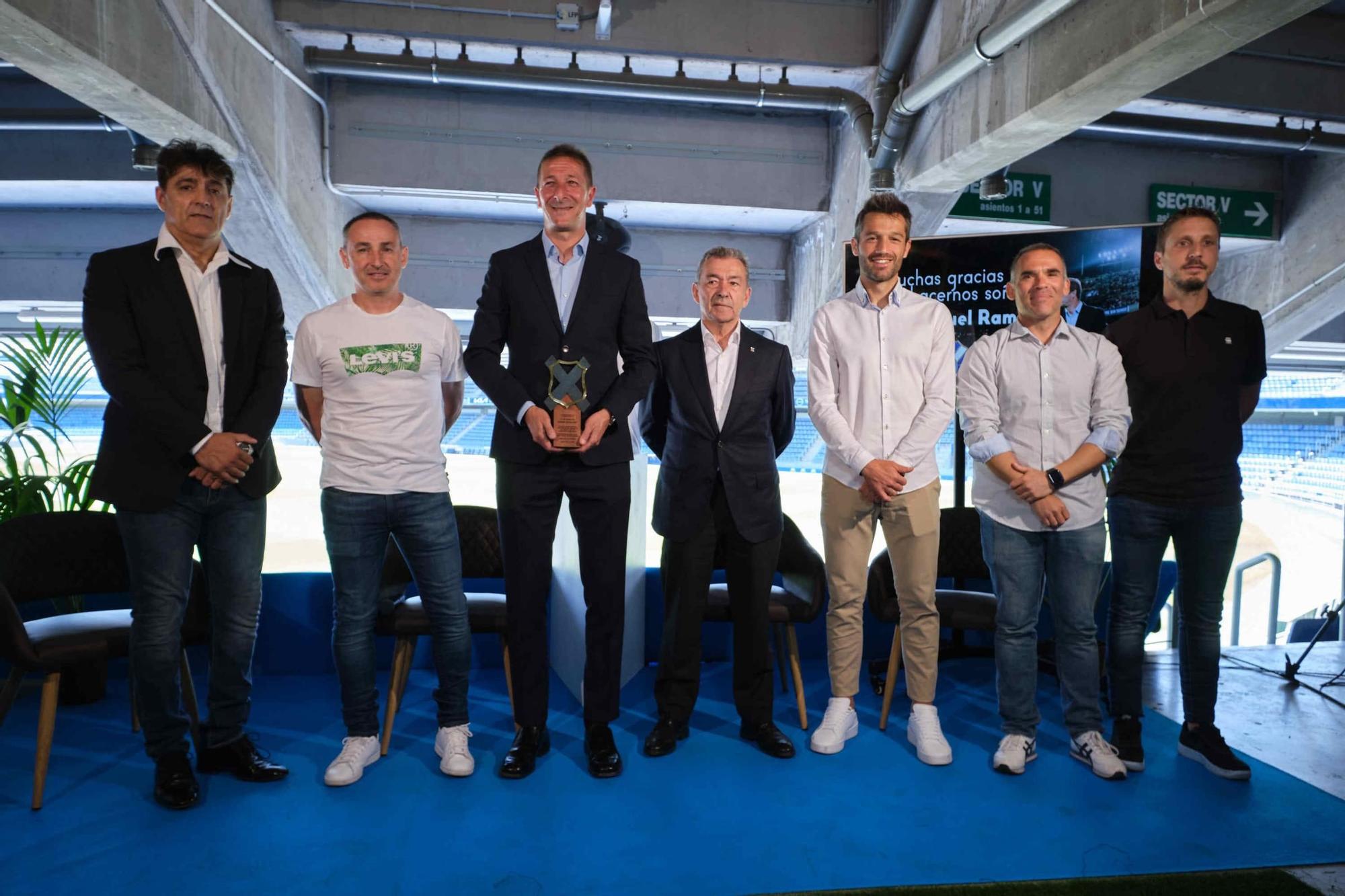 Entrega a Ramis del distintivo Leyenda blanquiazul