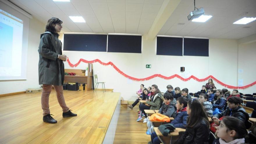 La Federación de Empresarios de Arousa imparte jornadas sobre fomento del emprendimiento a alumnos de educación primaria