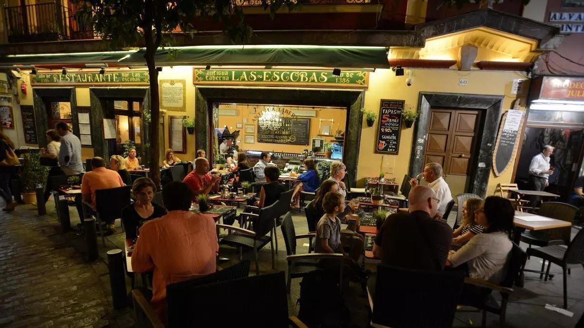 Antigua Taberna de Las Escobas, el bar de Sevilla que se ha convertido en el más antiguo de España