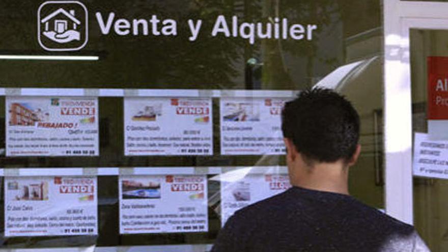 La compraventa de viviendas bajó un 7,2 % en julio en Canarias