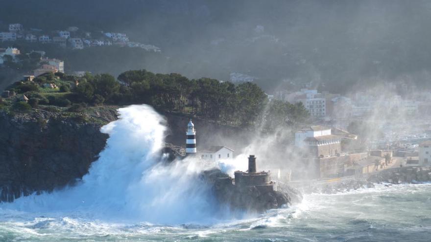 Mallorca, en alerta amarilla el domingo por olas de tres metros