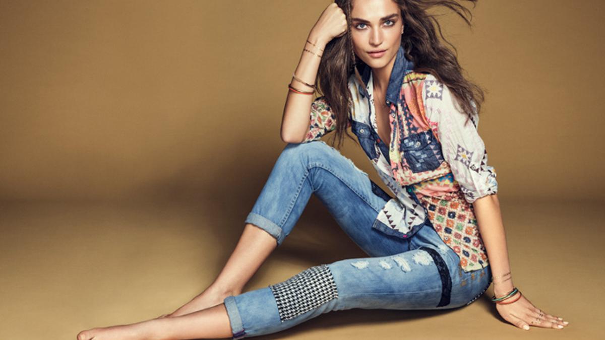 Desigual Exotic Jeans: camisa y jeans