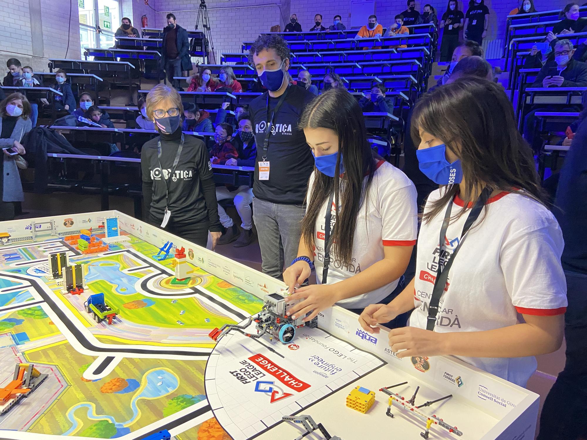 El Centre Escolar Empordà fa un bon paper en el Campionat de Robòtica First Lego League
