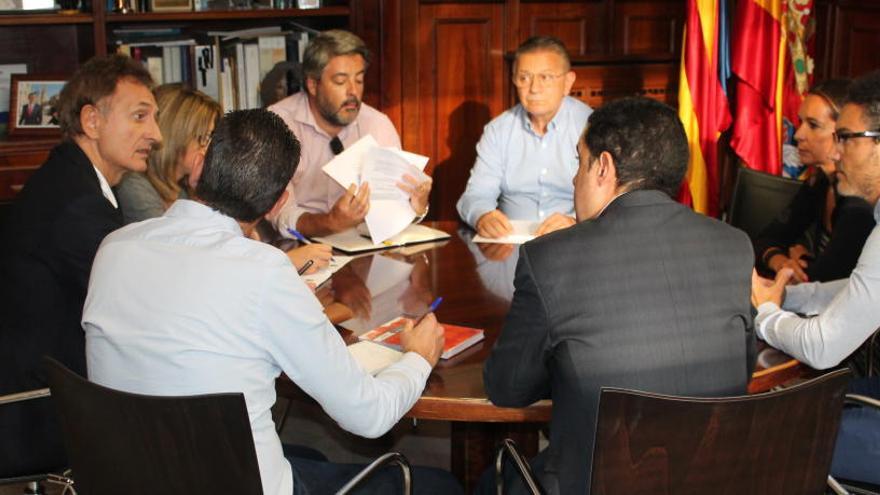 Imagen de la reunión que ha tenido lugar en el Ayuntamiento.