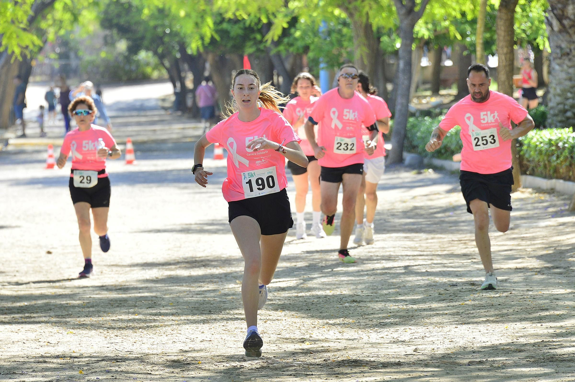 Carrera solidaria organizada por  QUIRÓNSALUD en beneficio de la asociación AFECÁNCER