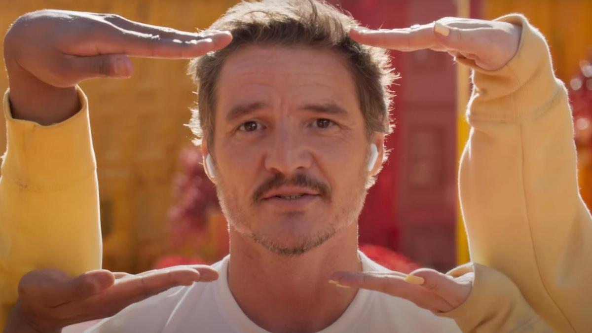 Pedro Pascal, durante el anuncio de los iPods