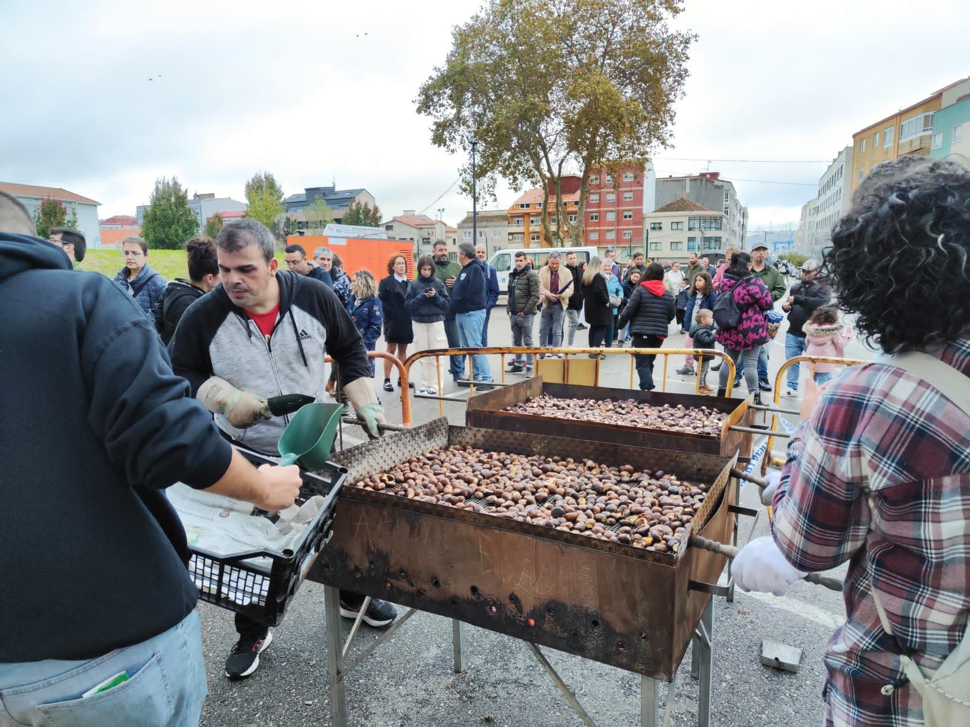 Las procesiones por el San Martiño de Moaña y Bueu aprovechan la tregua de la lluvia