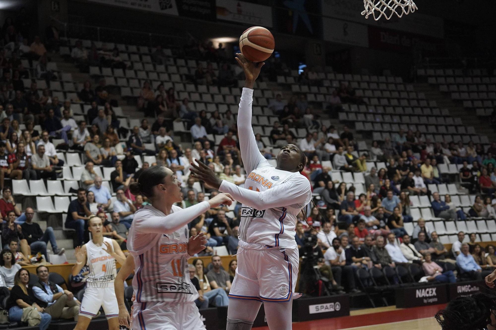 Exhibició de l'Spar Girona a l'Eurolliga contra el Bourges (92-62)