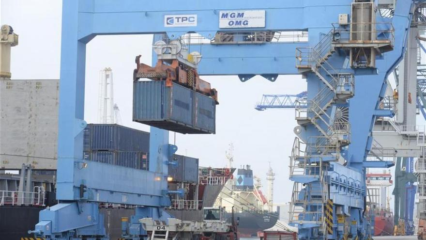 El puerto aumenta su eficiencia y gana más de 6 millones en el 2016