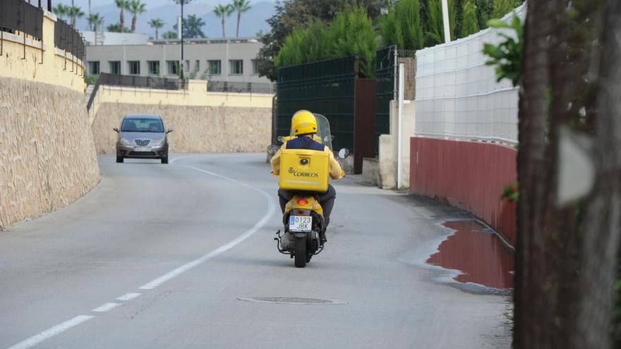 Un repartidor de Correos.