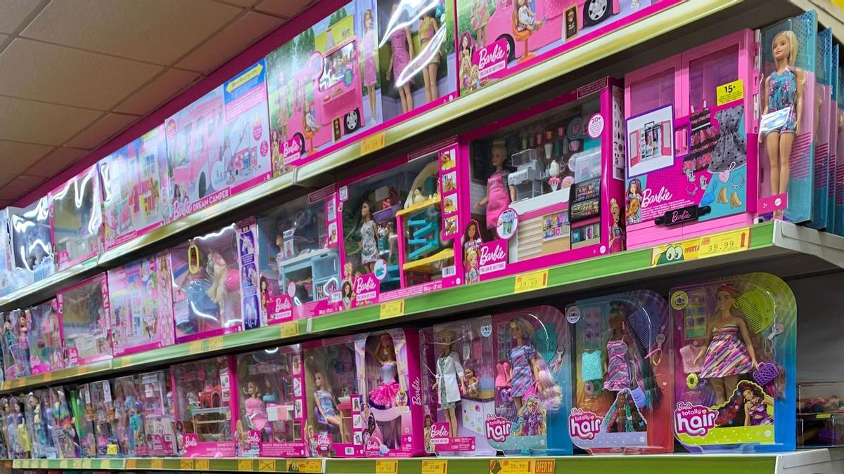 Muñecas &quot;Barbie&quot; en una tienda.