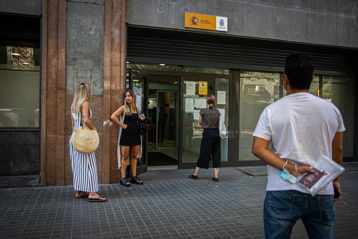 В Барселоне назвали комиссариаты для оформления цифрового DNI