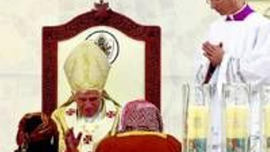 El papa Benedicto se adentra en el complicado laberinto palestino-israelí