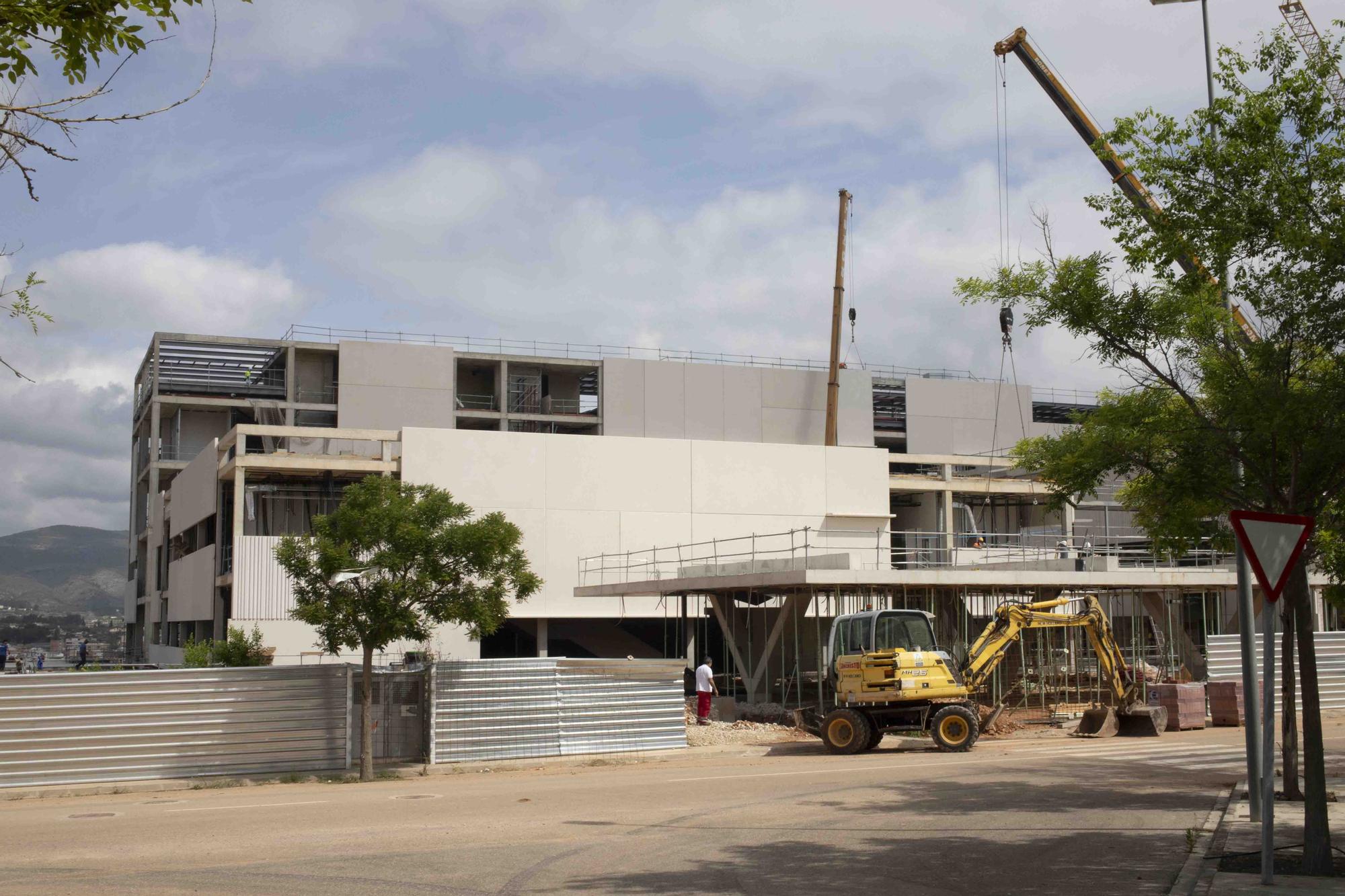 La construcción del nuevo hospital de Ontinyent sigue a buen ritmo.