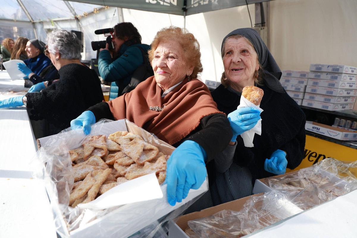 Galería | Así fue la fiesta de Las Lavanderas y la quema del Pelele de Cáceres Galería | Así fue la fiesta de Las Lavanderas y la quema del Pelele de Cáceres