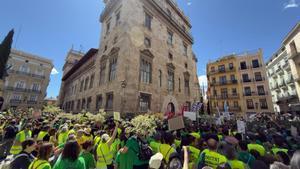 Educació i sindicats negocien després de tres aturades generals