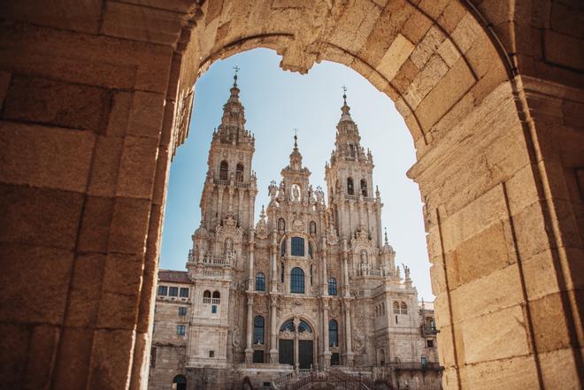 Santiago De Compostela es uno de los tres grandes centros de peregrinación del cristianismo en el mundo.