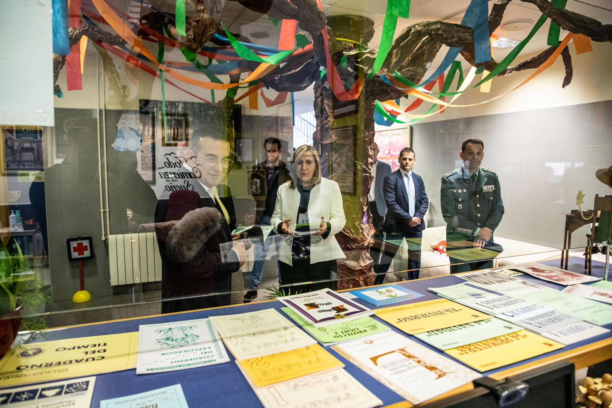 Visita de la Directora de la Guardia Civil al colegio de Hurchillo